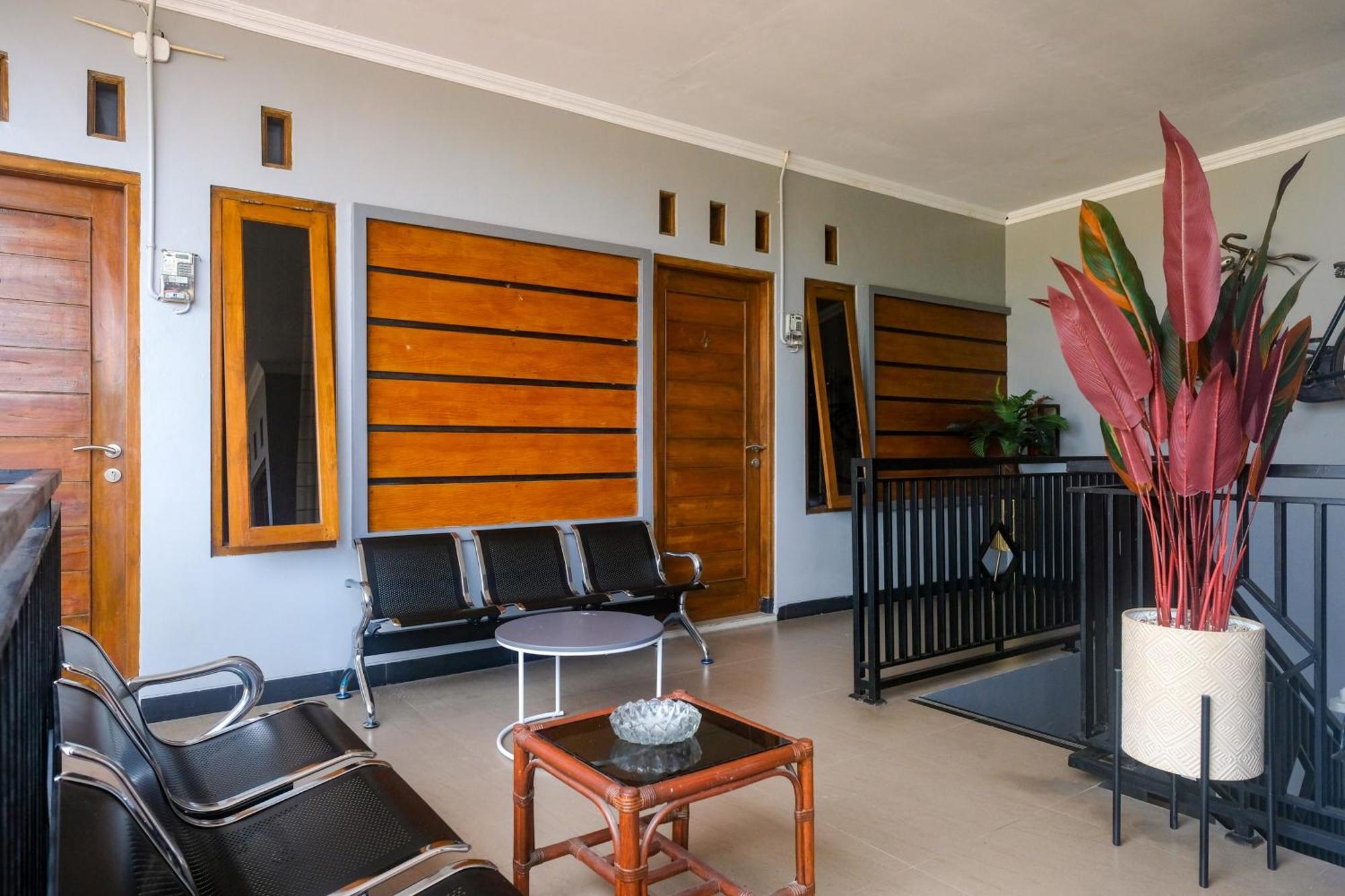 Al Abror Homestay Mandala Krida Mitra Reddoorz Yogyakarta Bagian luar foto