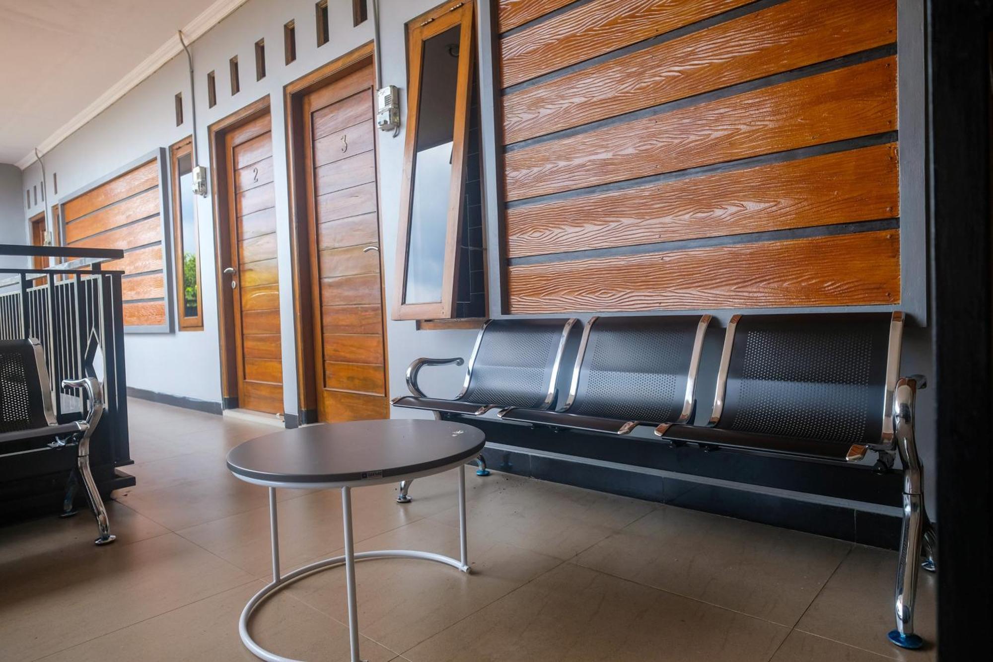Al Abror Homestay Mandala Krida Mitra Reddoorz Yogyakarta Bagian luar foto