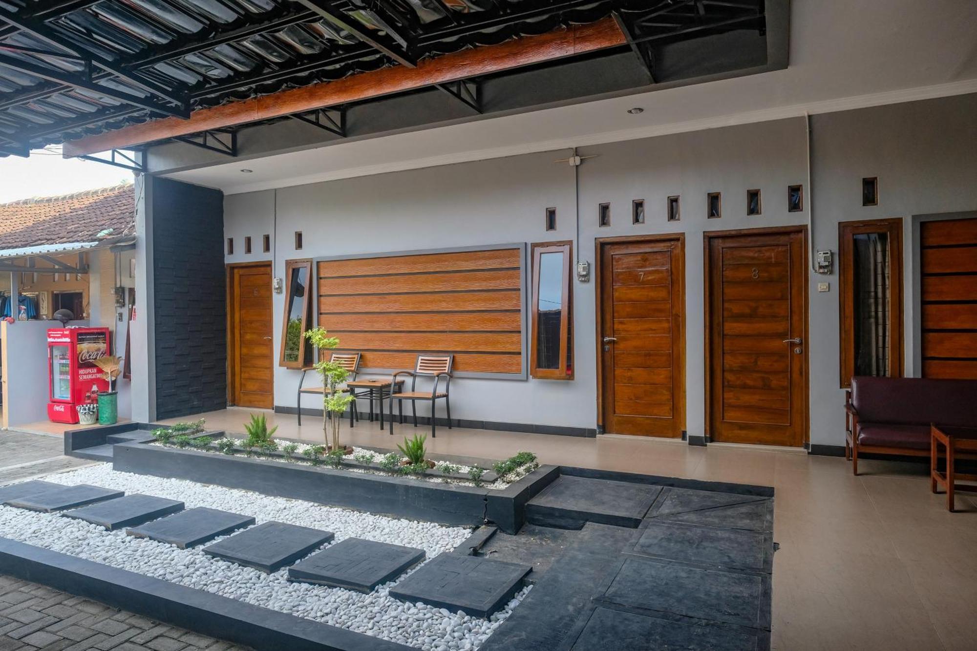 Al Abror Homestay Mandala Krida Mitra Reddoorz Yogyakarta Bagian luar foto