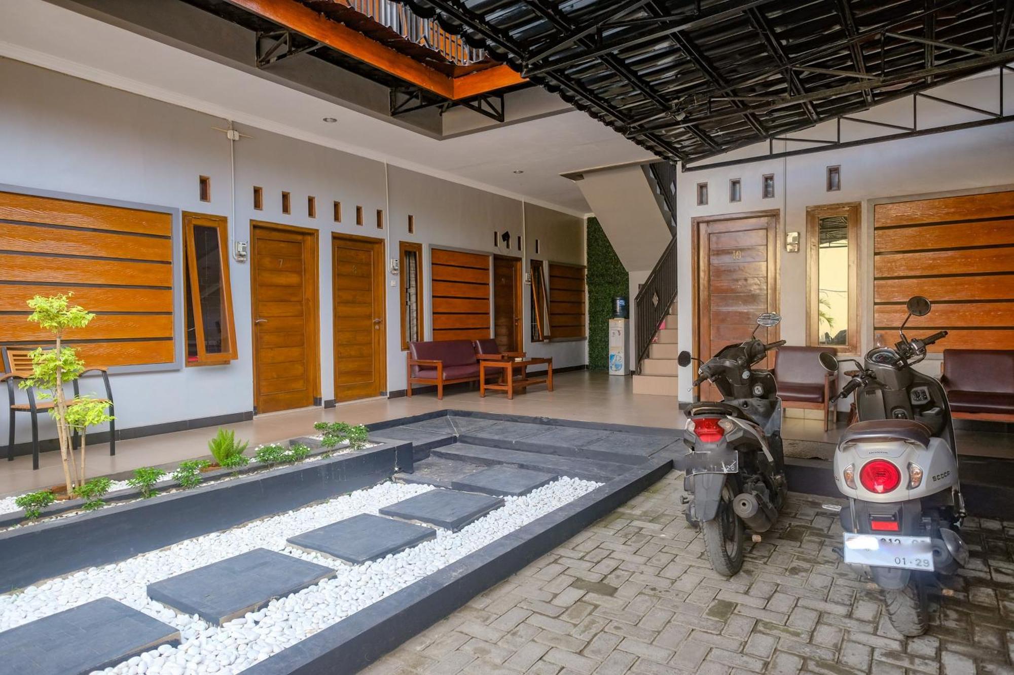 Al Abror Homestay Mandala Krida Mitra Reddoorz Yogyakarta Bagian luar foto