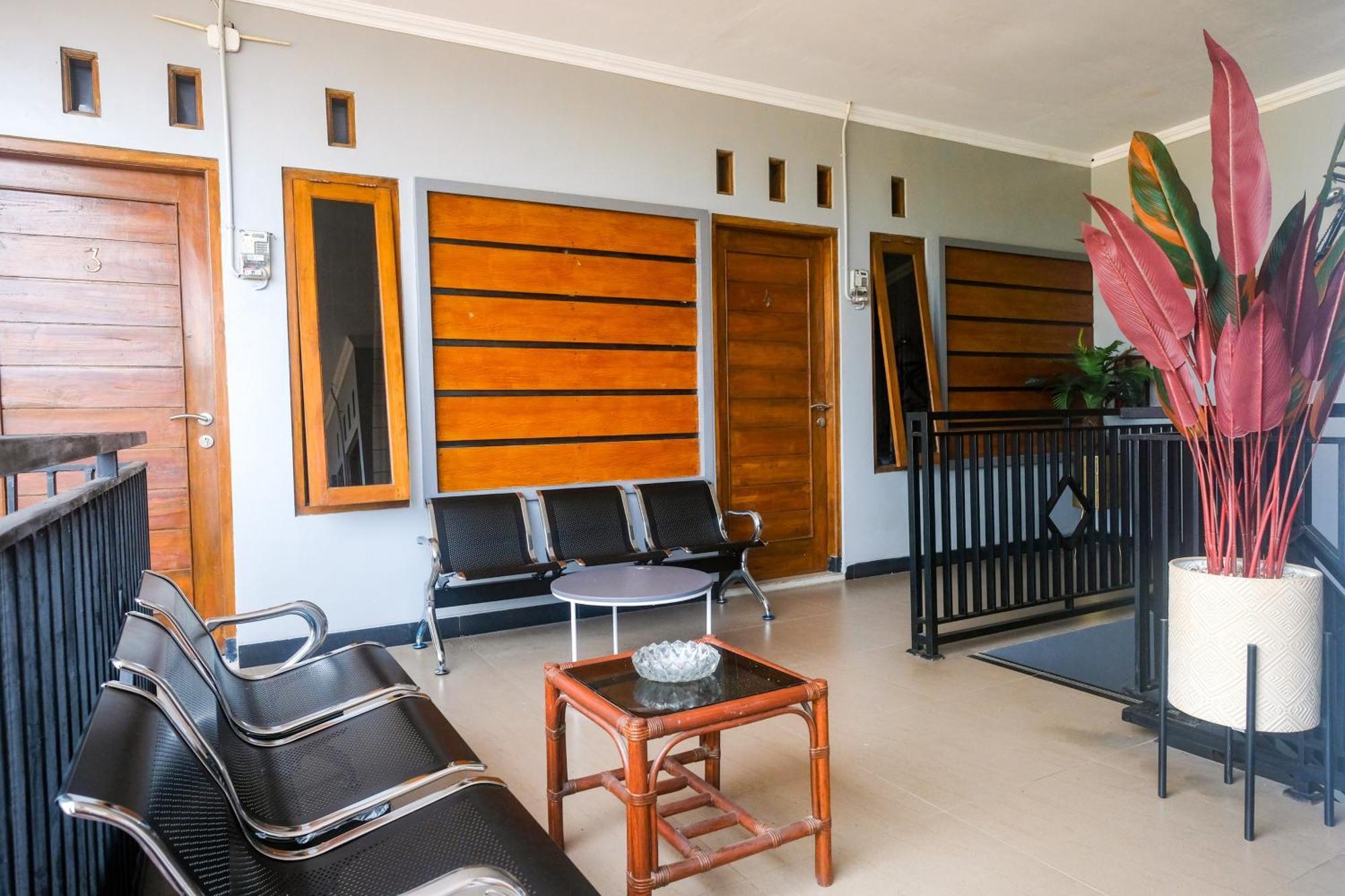 Al Abror Homestay Mandala Krida Mitra Reddoorz Yogyakarta Bagian luar foto