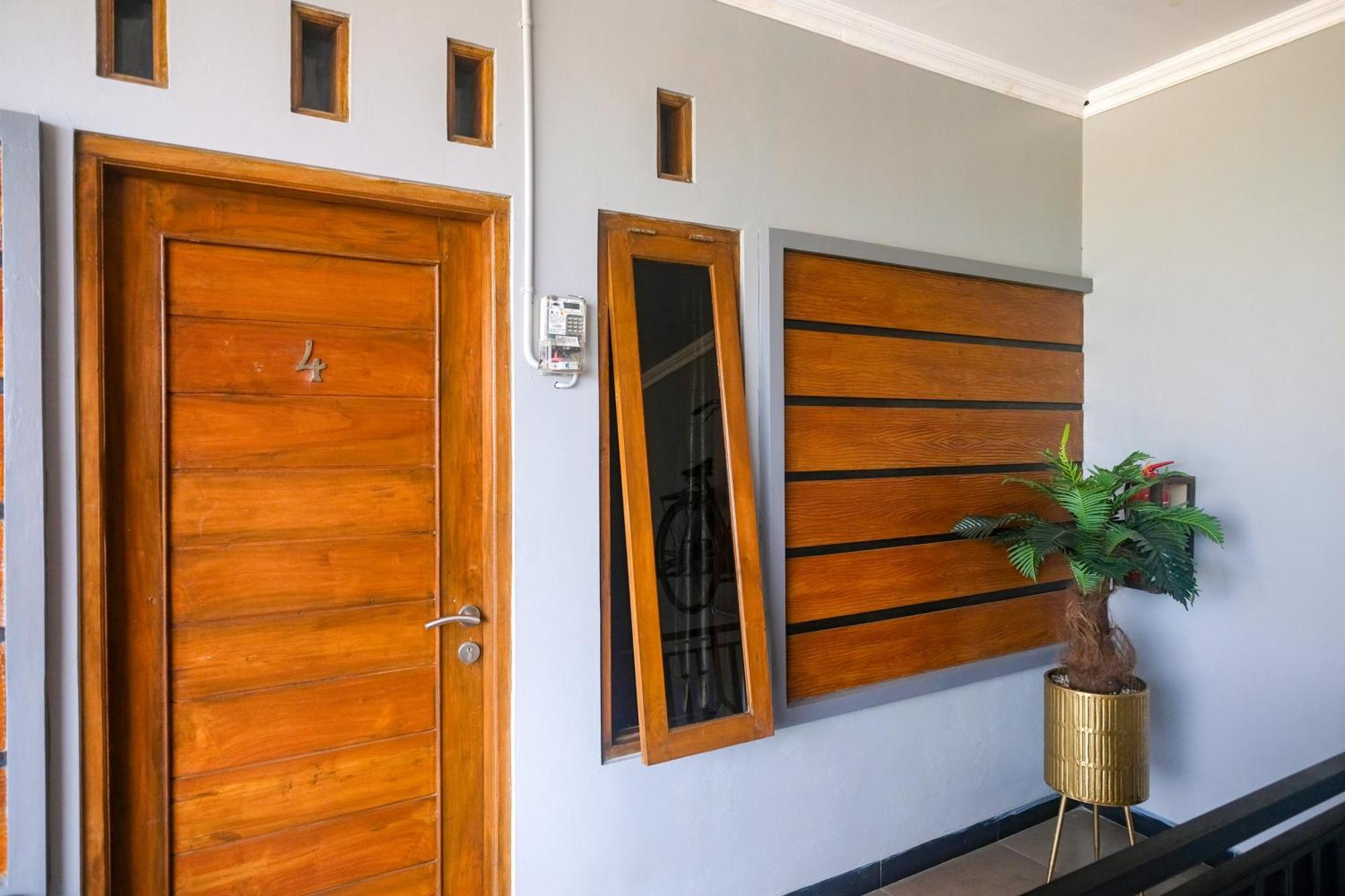 Al Abror Homestay Mandala Krida Mitra Reddoorz Yogyakarta Bagian luar foto