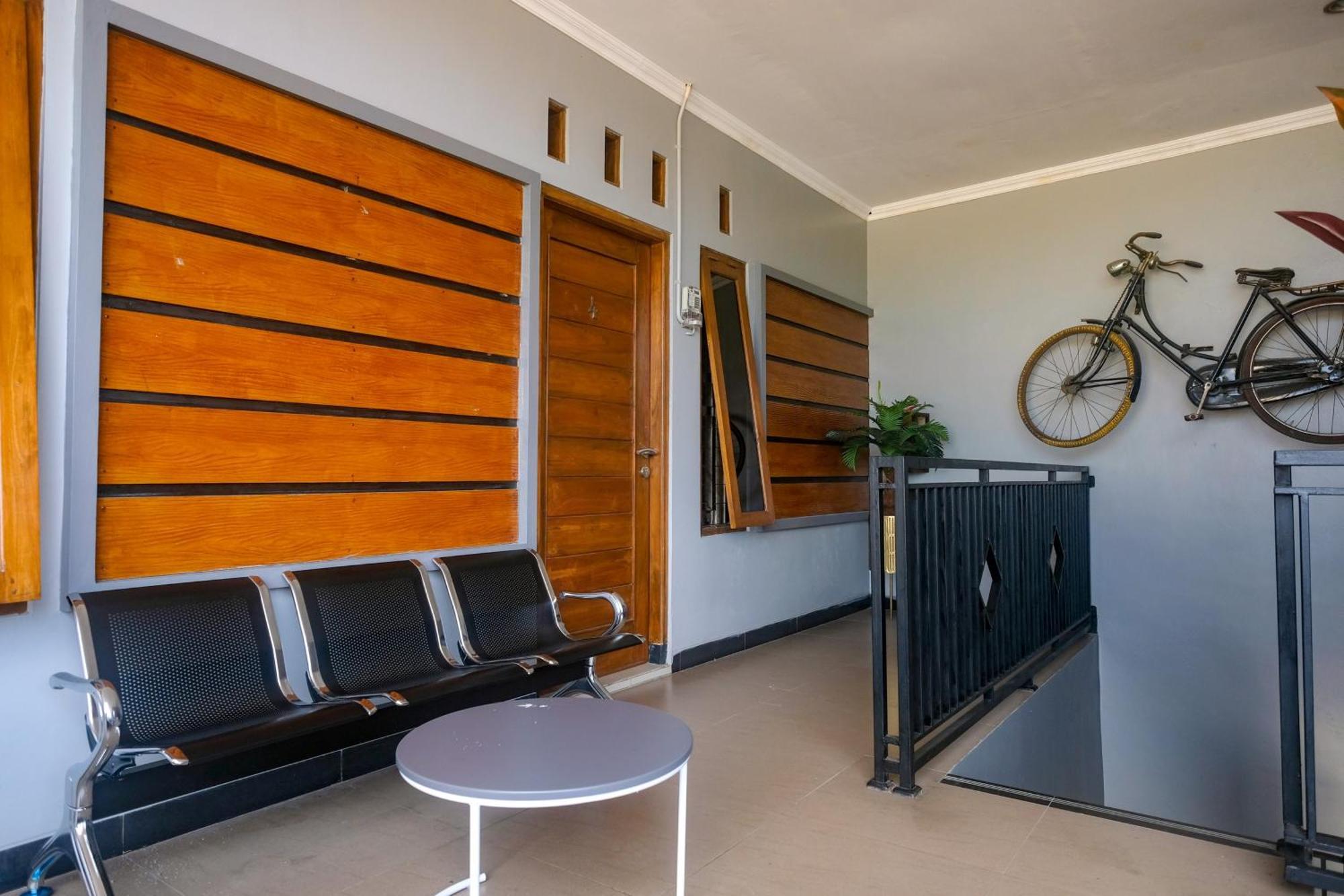 Al Abror Homestay Mandala Krida Mitra Reddoorz Yogyakarta Bagian luar foto