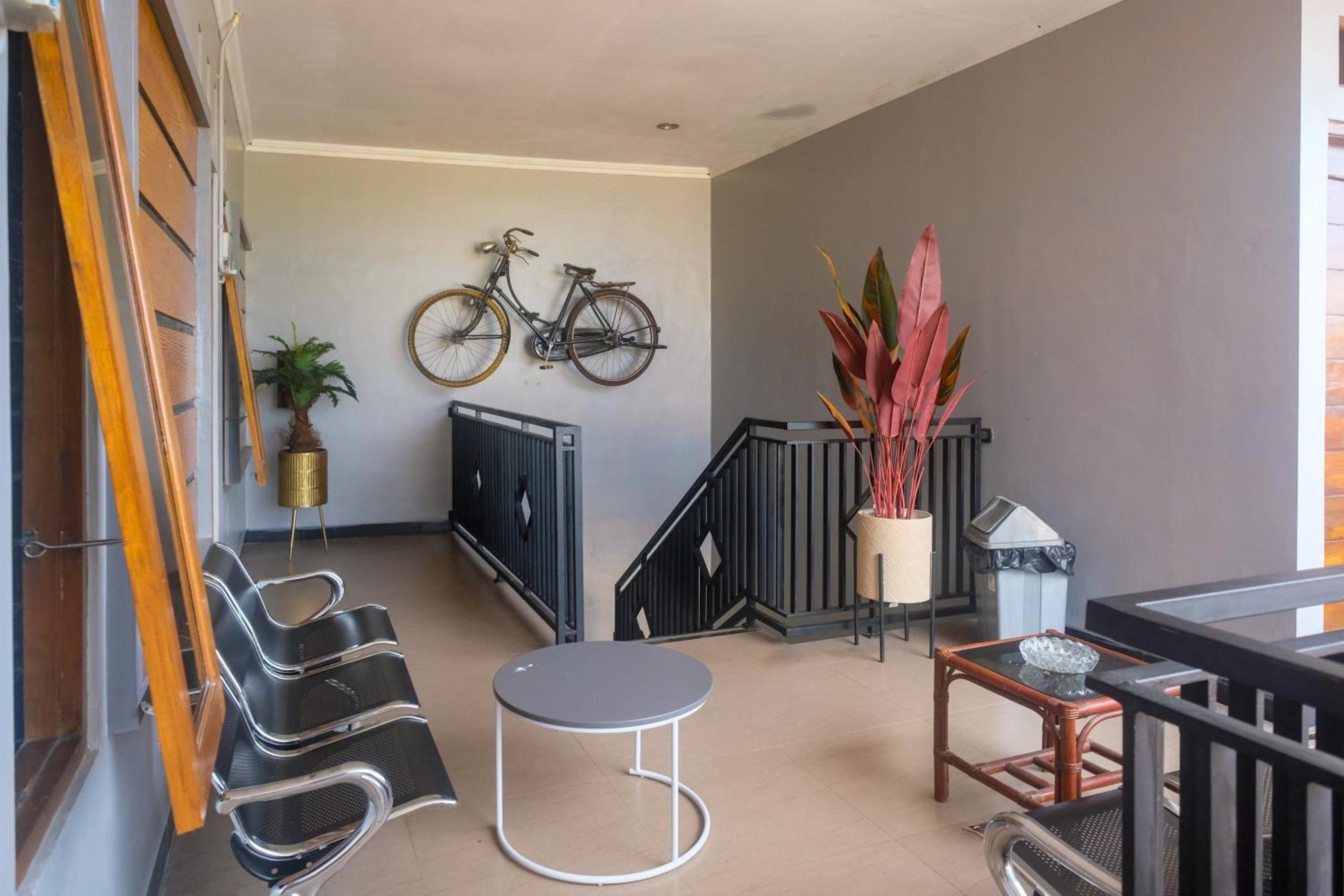 Al Abror Homestay Mandala Krida Mitra Reddoorz Yogyakarta Bagian luar foto